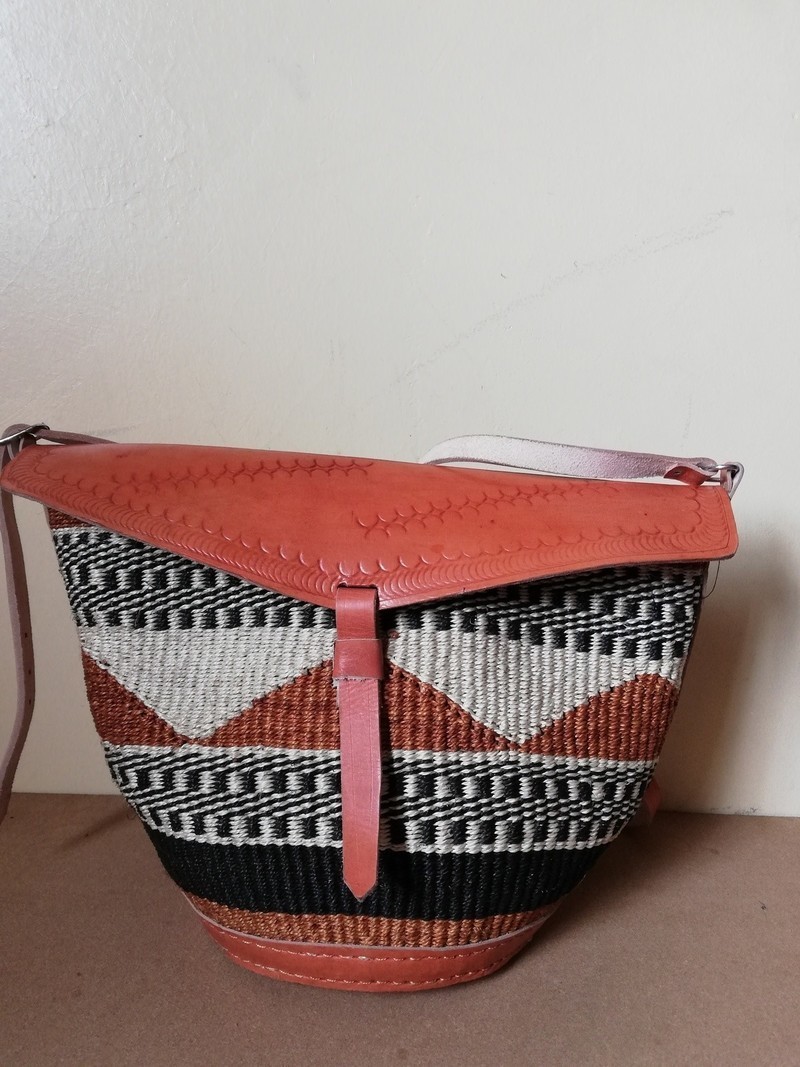 Sac en sisal tissé africain, sac à bandoulière tissé, sac à main tissé, sac de plage, sac dété, cadeau de maman Sacs à bandoulière marron, cuir Sac en sisal tissé africain, sac à bandoulière tissé, sac à main tissé, sac de plage, sac dété, cadeau de maman Sacs à bandoulière marron, cuir