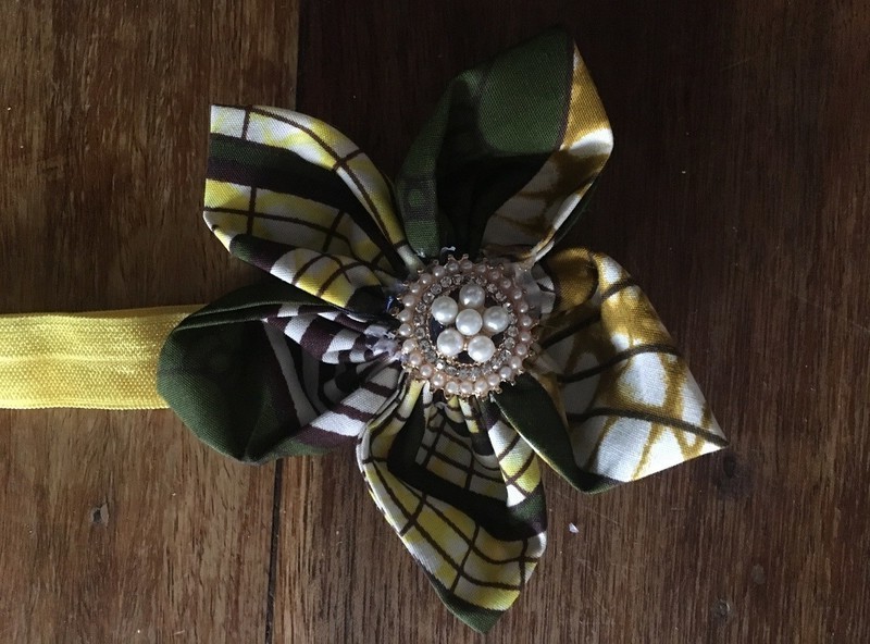 2 Black /& Gold Triple Bow Clips Pour Chaussures-autres couleurs sur demande