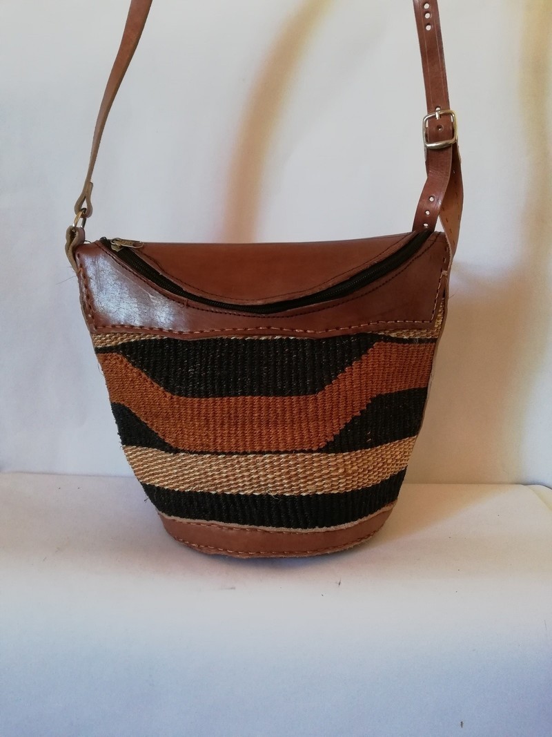 Sac en sisal tissé africain, sac à bandoulière tissé, sac à main tissé, sac de plage, sac dété, cadeau de maman Sacs à bandoulière marron, cuir Sac en sisal tissé africain, sac à bandoulière tissé, sac à main tissé, sac de plage, sac dété, cadeau de maman Sacs à bandoulière marron, cuir